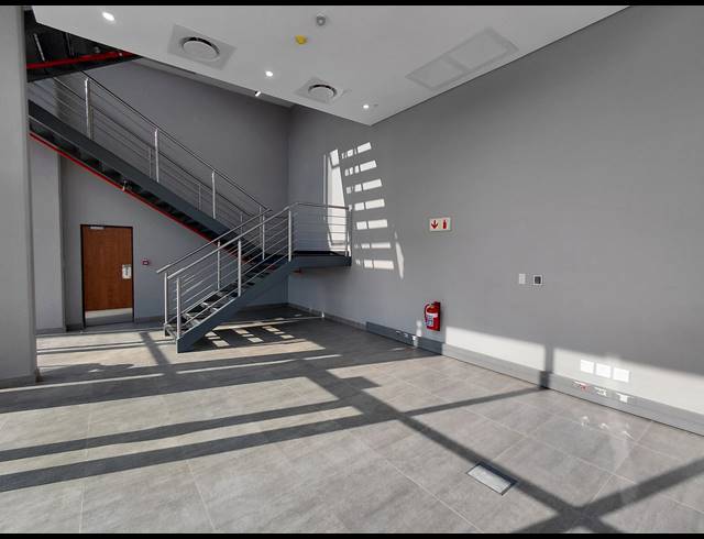 6,700M² WAREHOUSE TO LET IN BREDELL
